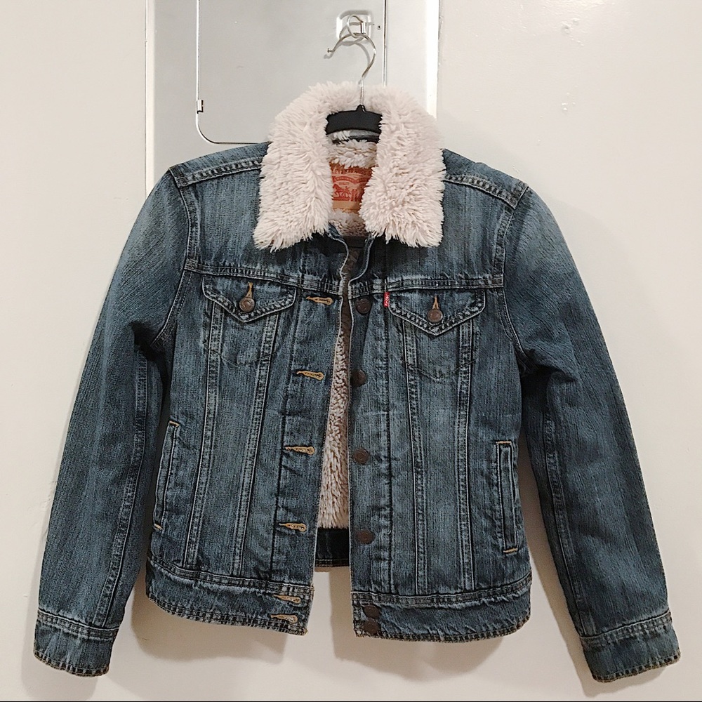 NWOT LEVI'S ORIGINAL SHERPA TRUCKER JACKET